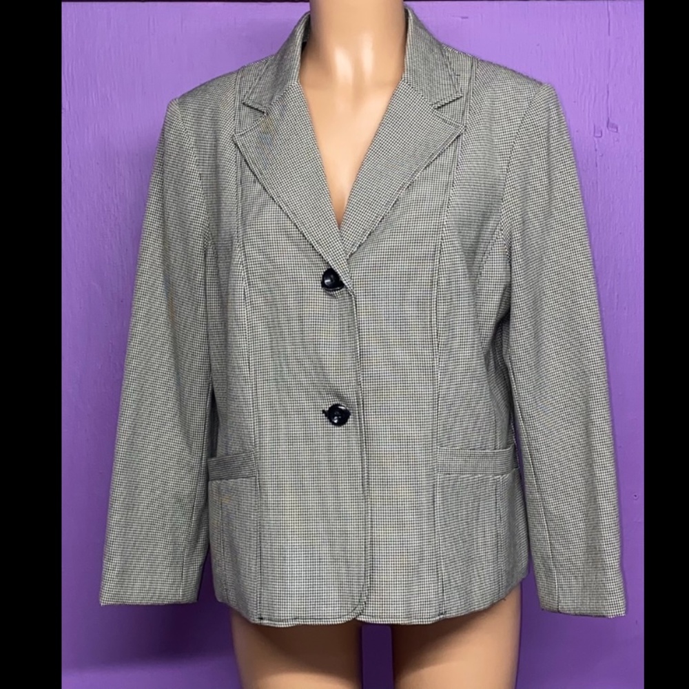 Requirements Women's Blazer size 14P